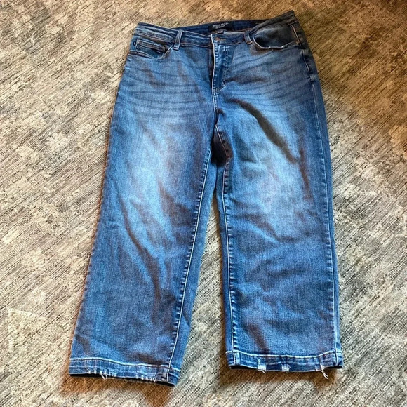 Judy Blue Wide leg women’s jeans - 15/32 - great condition - Picture 1 of 6